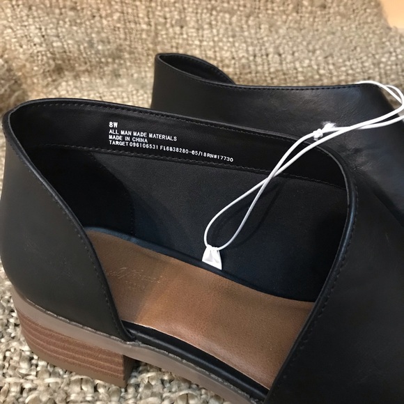 Women’s WIDE WIDTH cut out bootie black - Picture 5 of 5